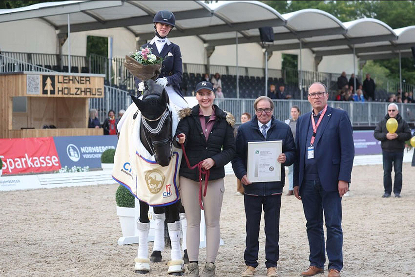 goldenes_reitabzeichen_ret